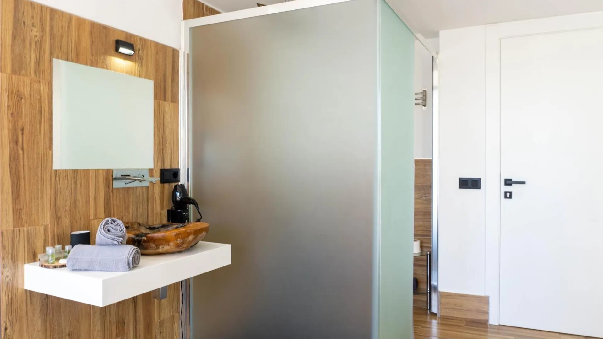 Ilustre Rooms Center Vistas Malaga Apartment